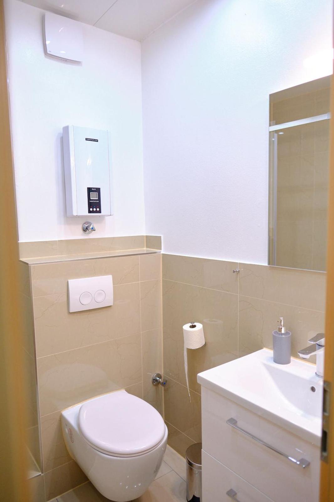 Primetime Suite Fuer 8+Kueche/Wifi Essen Buitenkant foto
