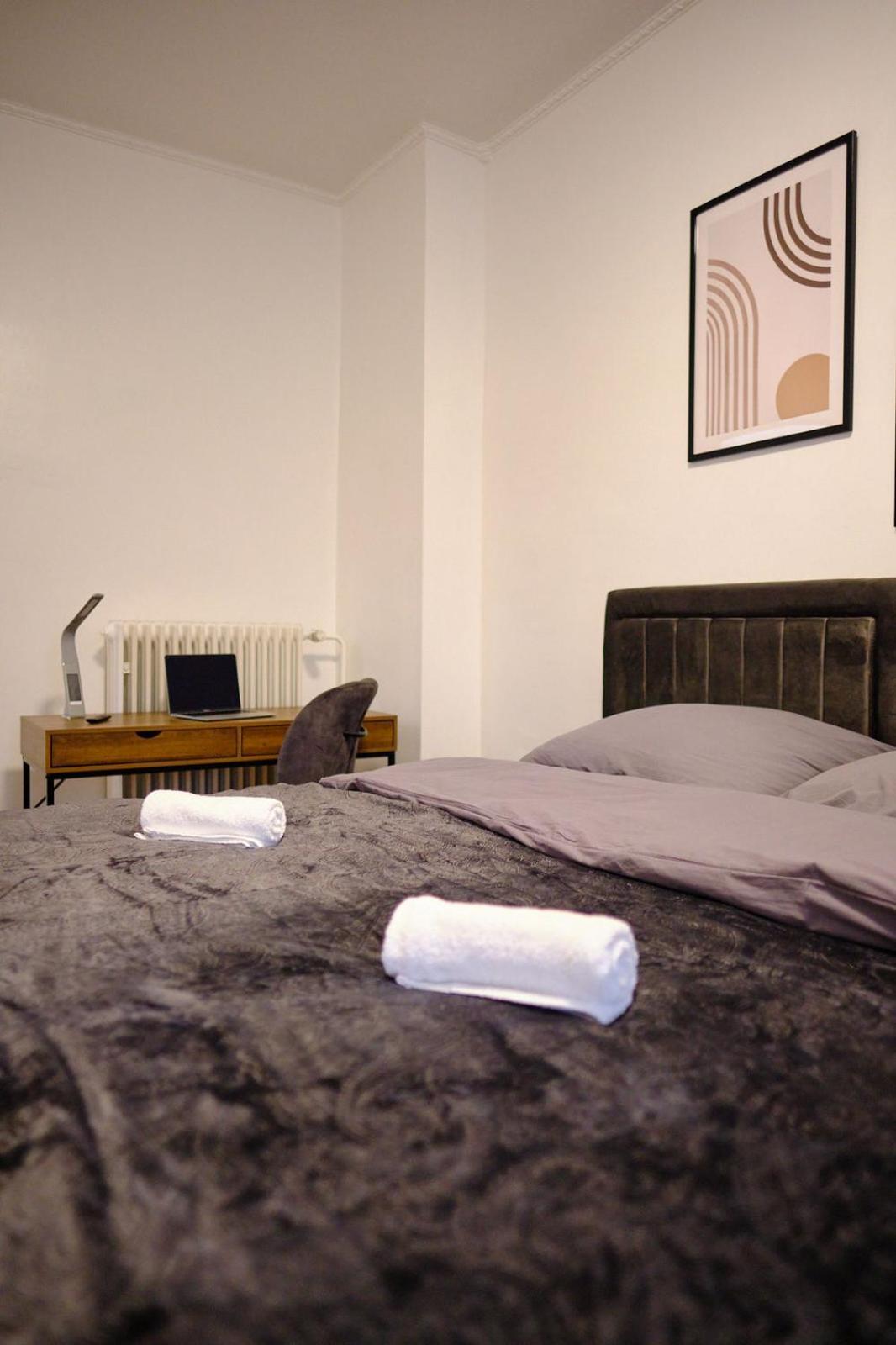 Primetime Suite Fuer 8+Kueche/Wifi Essen Buitenkant foto